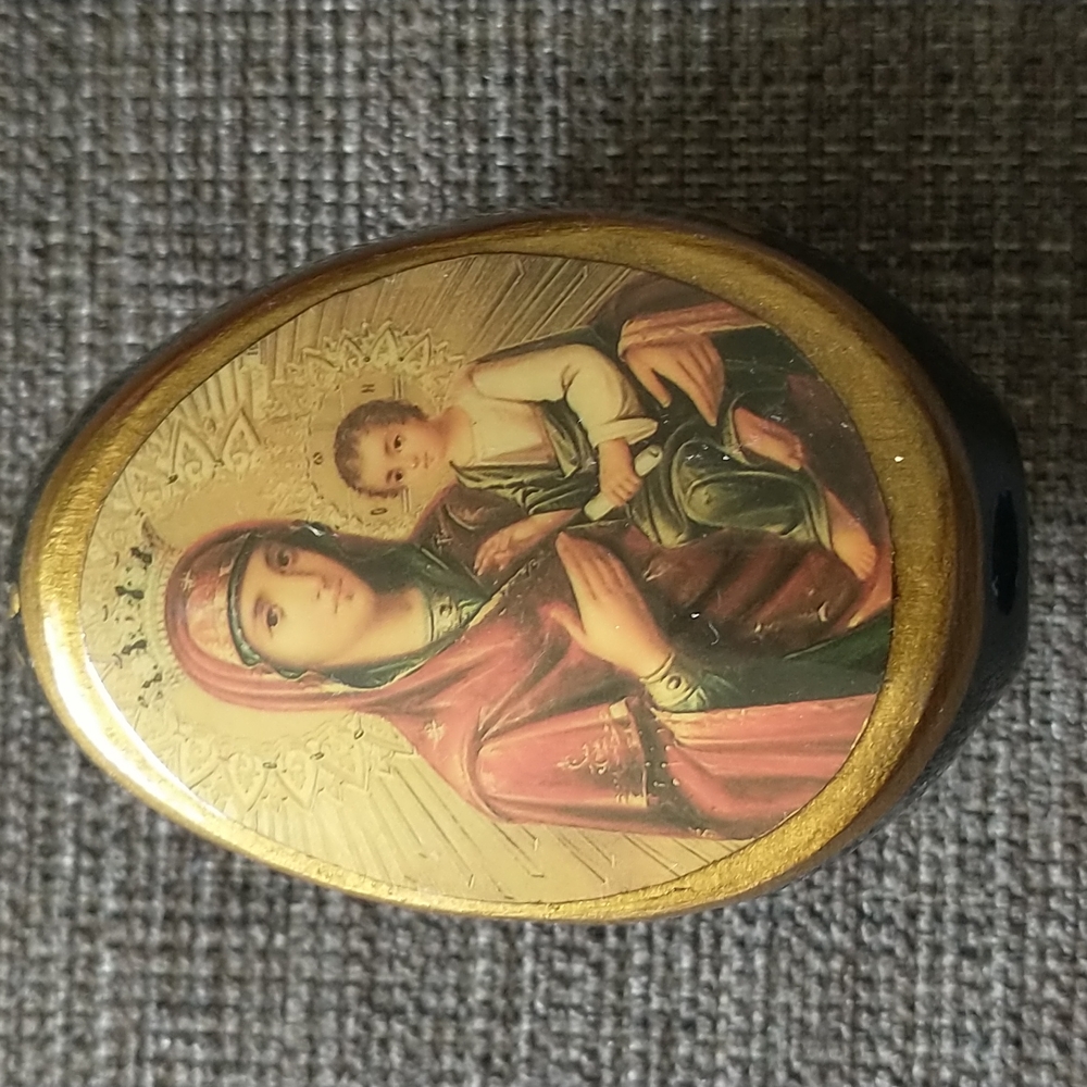 NIB Handcrafted Icon Egg - Picture 9 of 9